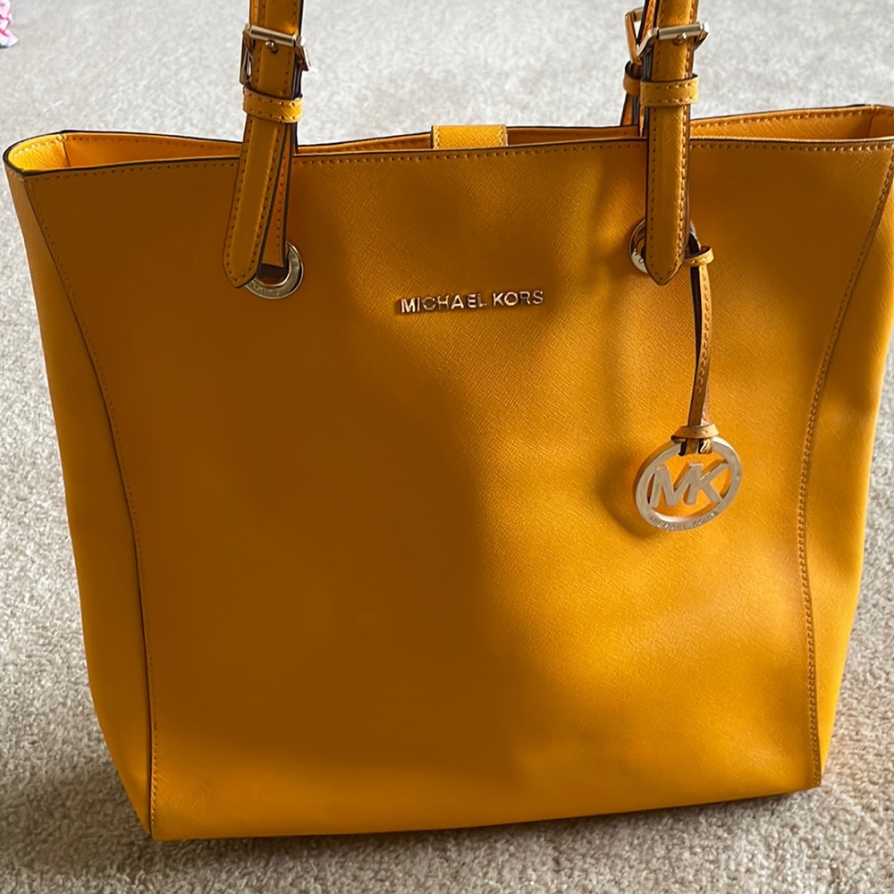 MICHAEL KORS like new yellow purse